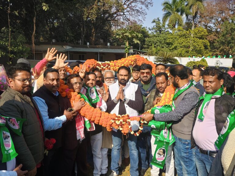 डॉ उमेश कुमार के झामुमो में शामिल होने पर कॉलेज कर्मियों ने जताया हर्ष