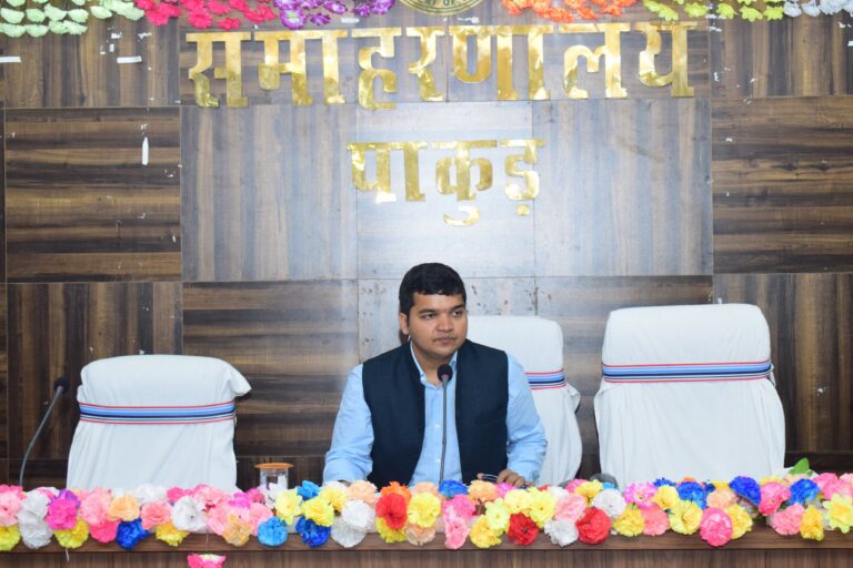 पशुरोग पर नियंत्रण, नस्ल में सुधार व उत्पादन में वृद्धि के लिए समर्पित भाव से काम करने का निर्देश