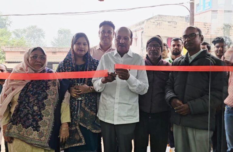 पाकुड़ में खुला केएन एंटरप्राइज इलेक्ट्रॉनिक्स स्टोर, निसार अहमद ने फिता काटकर किया उद्घाटन